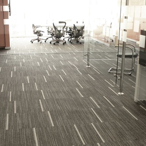 ALFOMBRAS Y VINILICOS EN ROLLO Y LVT